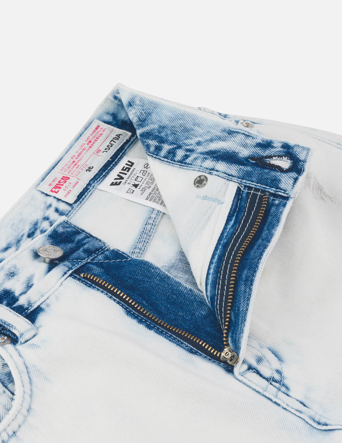 Bleach Washed Kamon Embroidery Regular Fit Denim Shorts