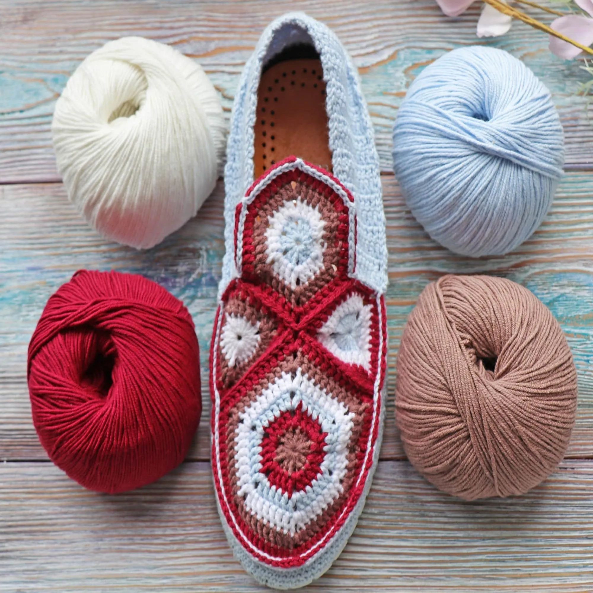 Crochet Shoes pattern, US standard terms, Skill level beginner