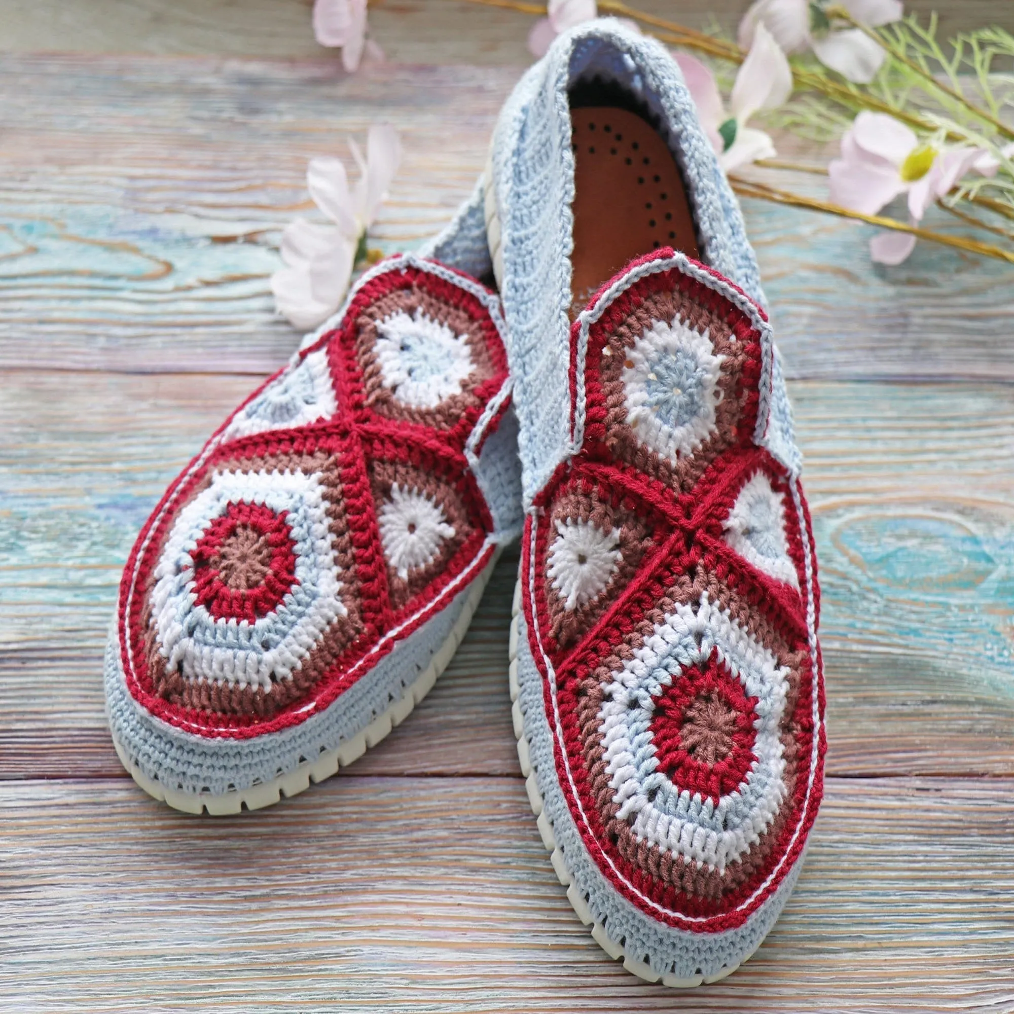 Crochet Shoes pattern, US standard terms, Skill level beginner
