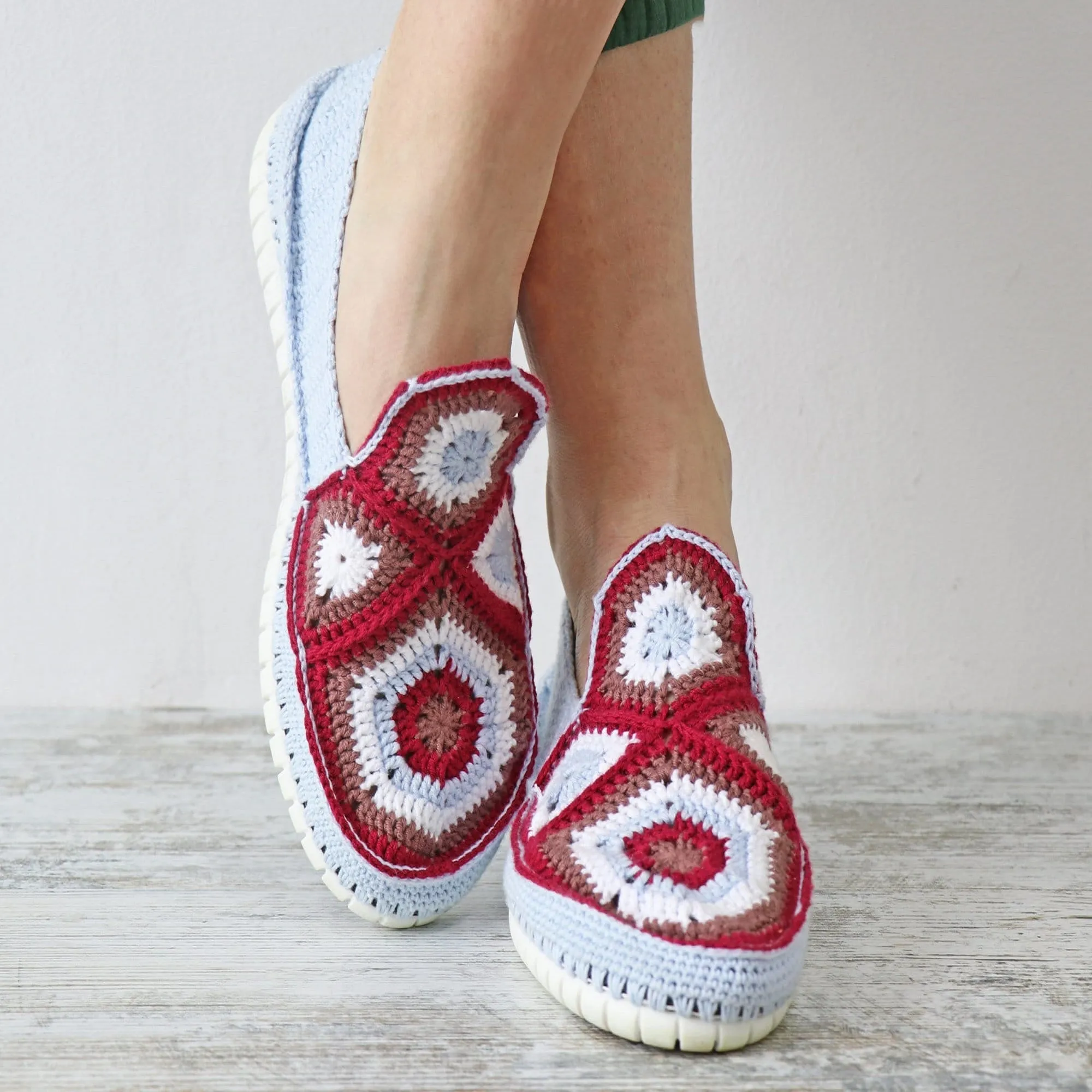 Crochet Shoes pattern, US standard terms, Skill level beginner