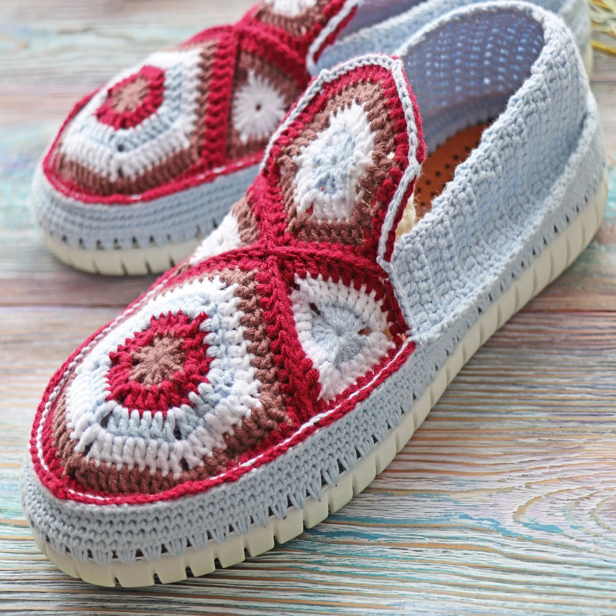 Crochet Shoes pattern, US standard terms, Skill level beginner