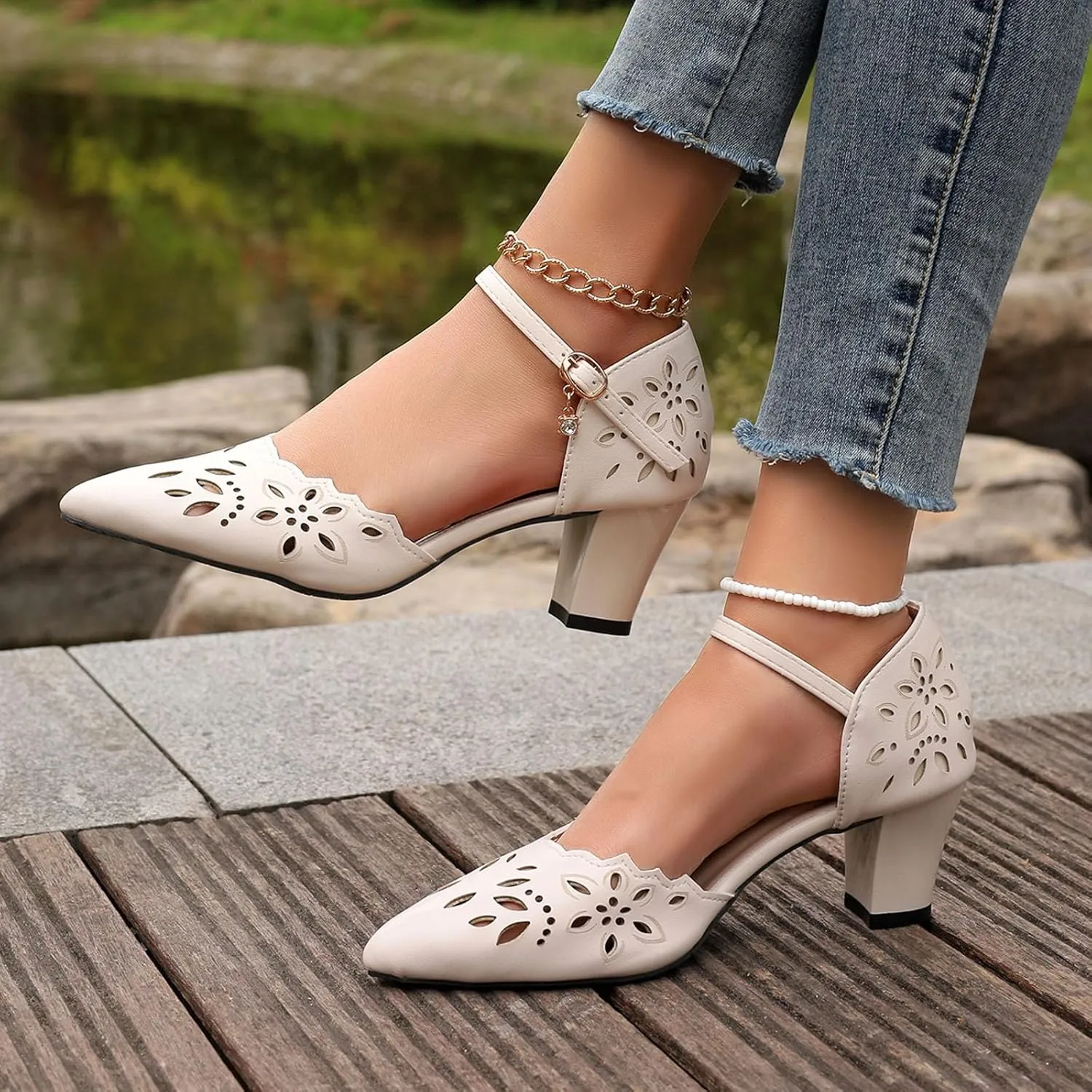 Women's Sandals Black Ladies Pointed Toe Flower Hollow Out Soft Leather Pendant Buckle Large Size Platform Sandals Women